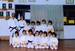 1993. Estudiantes en el dojo de Ascasubi