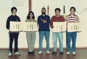1994. Ushuaia. Estudiantes reciben su diploma internacional
